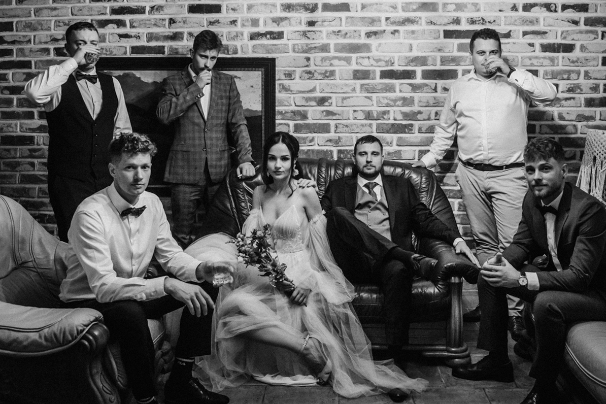 portret klasyczny goście para młoda zdjęcia grupowe ślub
